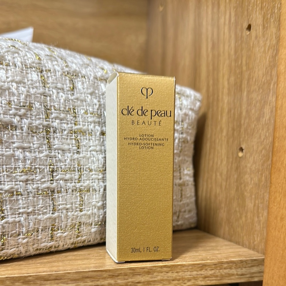 Cle De Peau Hydro-Softening Lotion